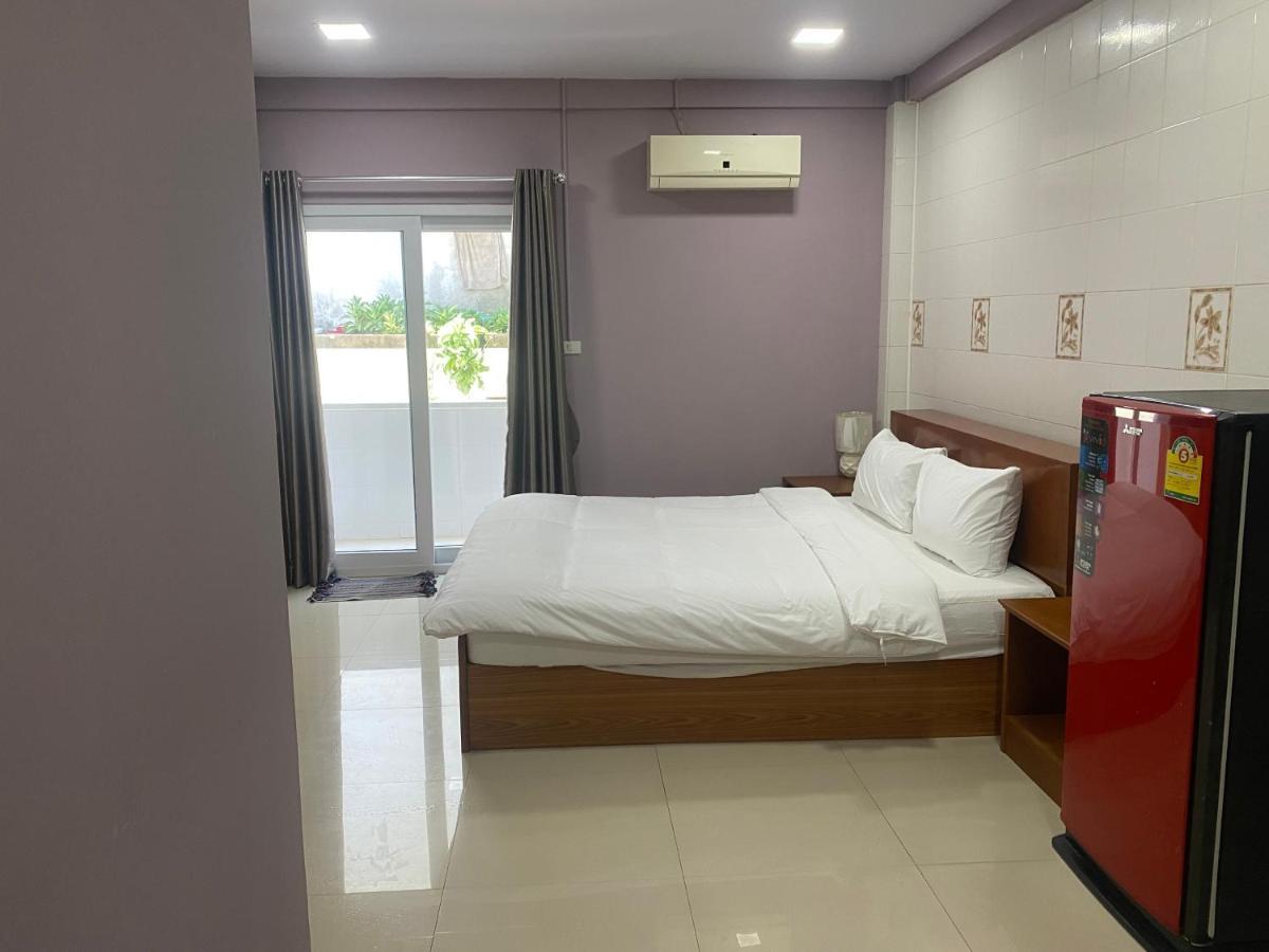 Hug Me Guesthouse Pattaya Buitenkant foto