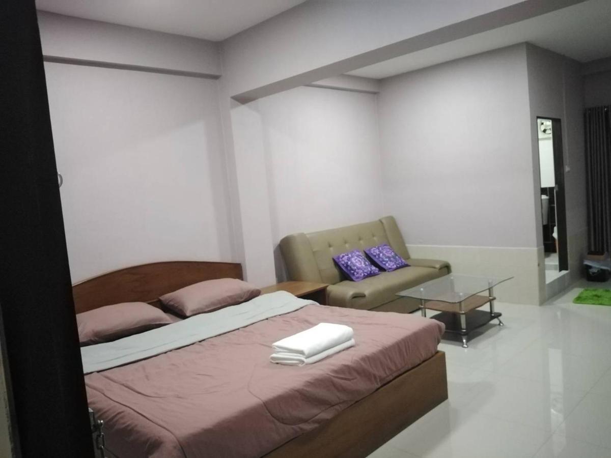 Hug Me Guesthouse Pattaya Buitenkant foto